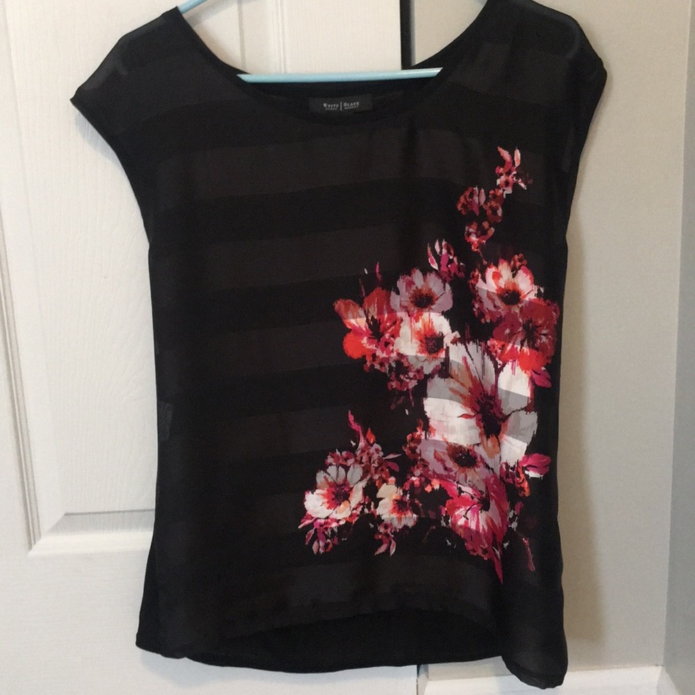 White House black market black top